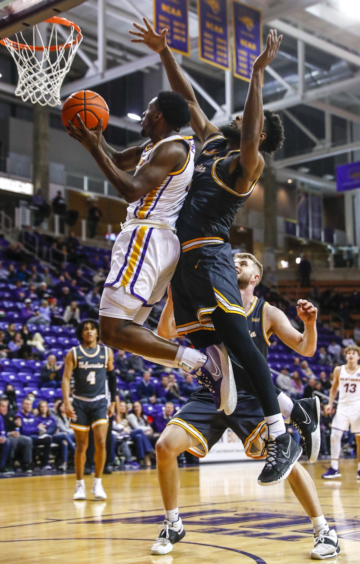 MBBall UNI vs. Valparaiso 16